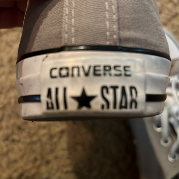 Converse Women’s size 10 - Picture 5 of 7